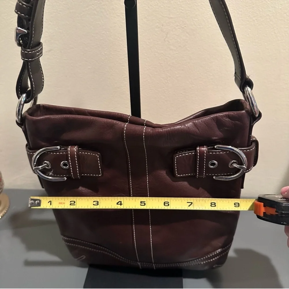Coach SoHo Slim Duffle Dark Brown
Leather Y2K / Vintage (2006) Style 1453 - Picture 3 of 13